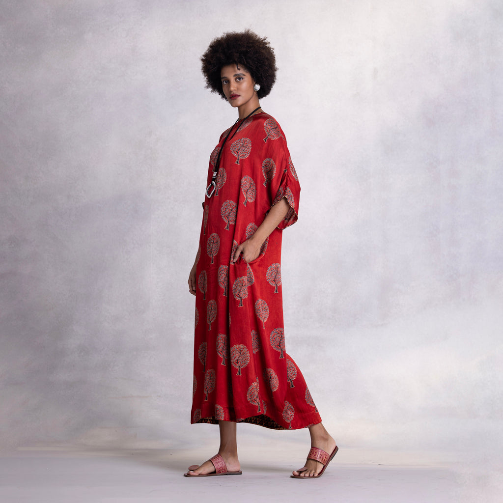 Dress with back keyhole and handmade button detailing