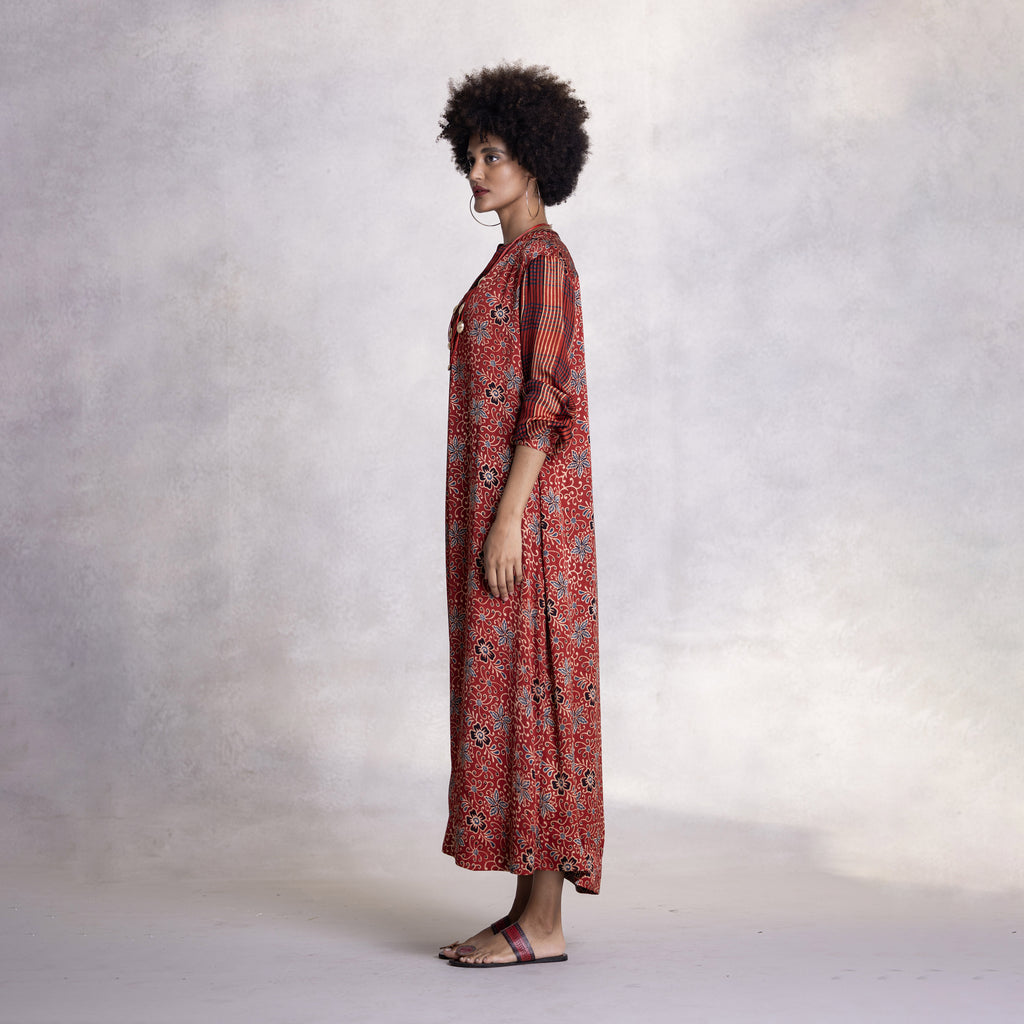 Shirt dress with full sleeves and handmade buttons

