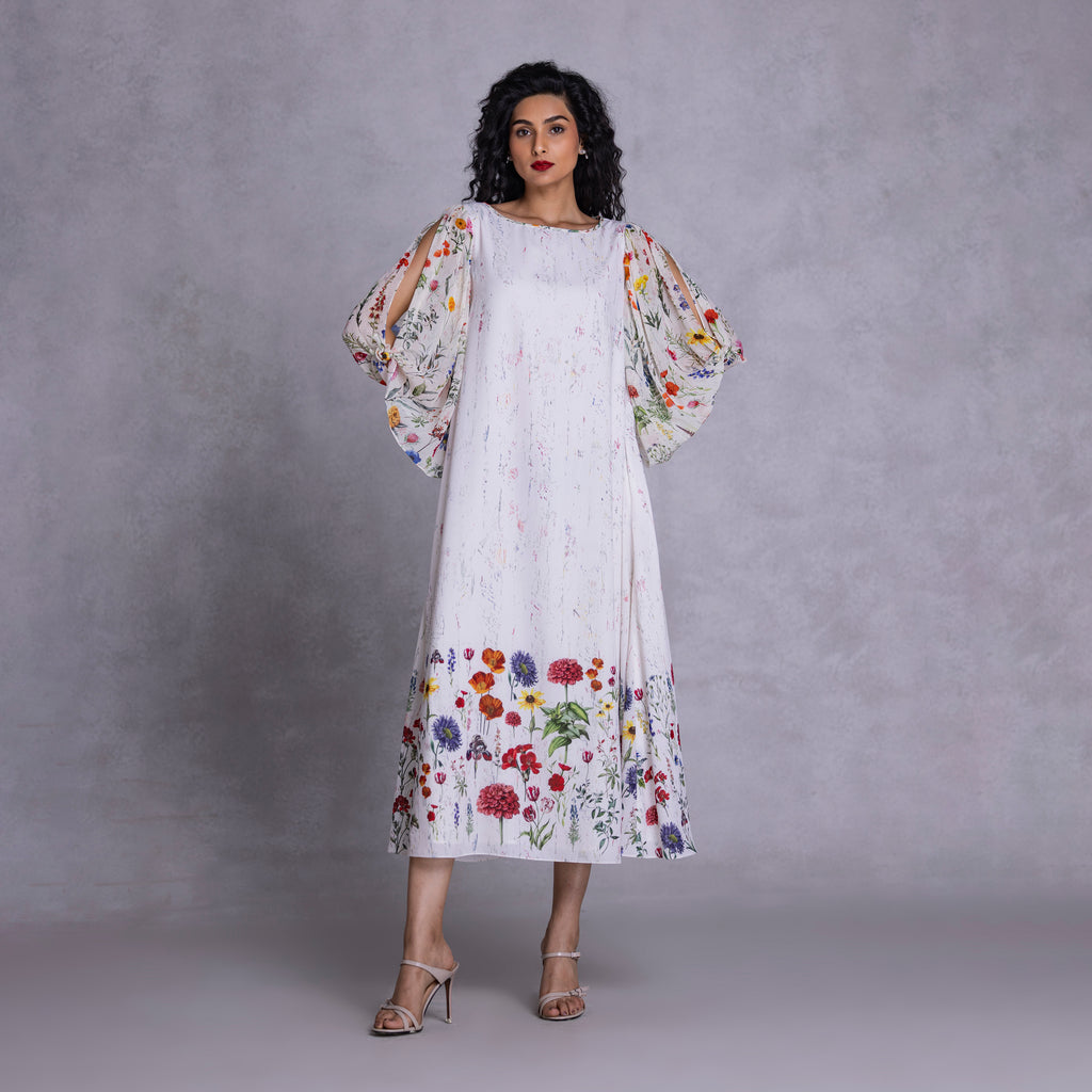 Boat neck dress with side pockets and fluid silhouette
