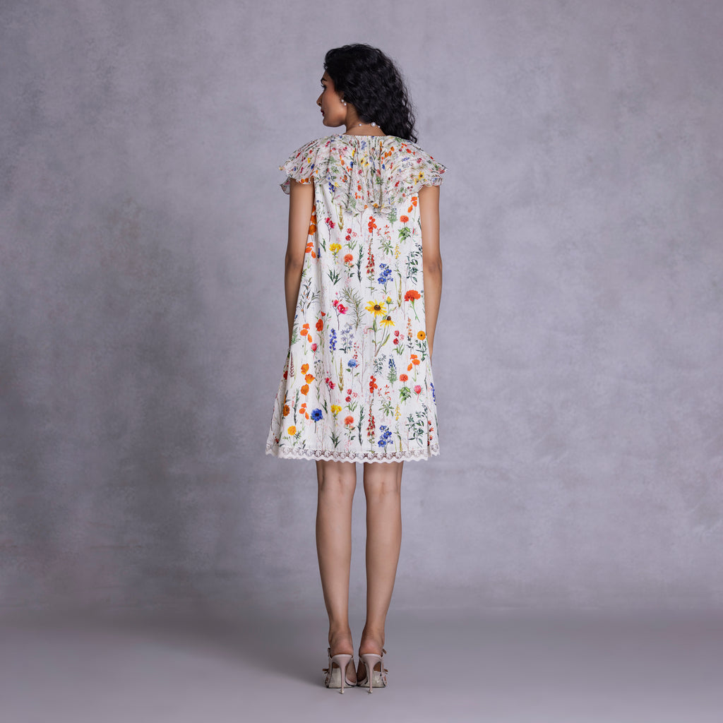 Shift dress with side pockets and relaxed silhouette
