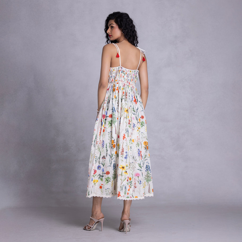 Fully lined cambric dress with fluid silhouette
